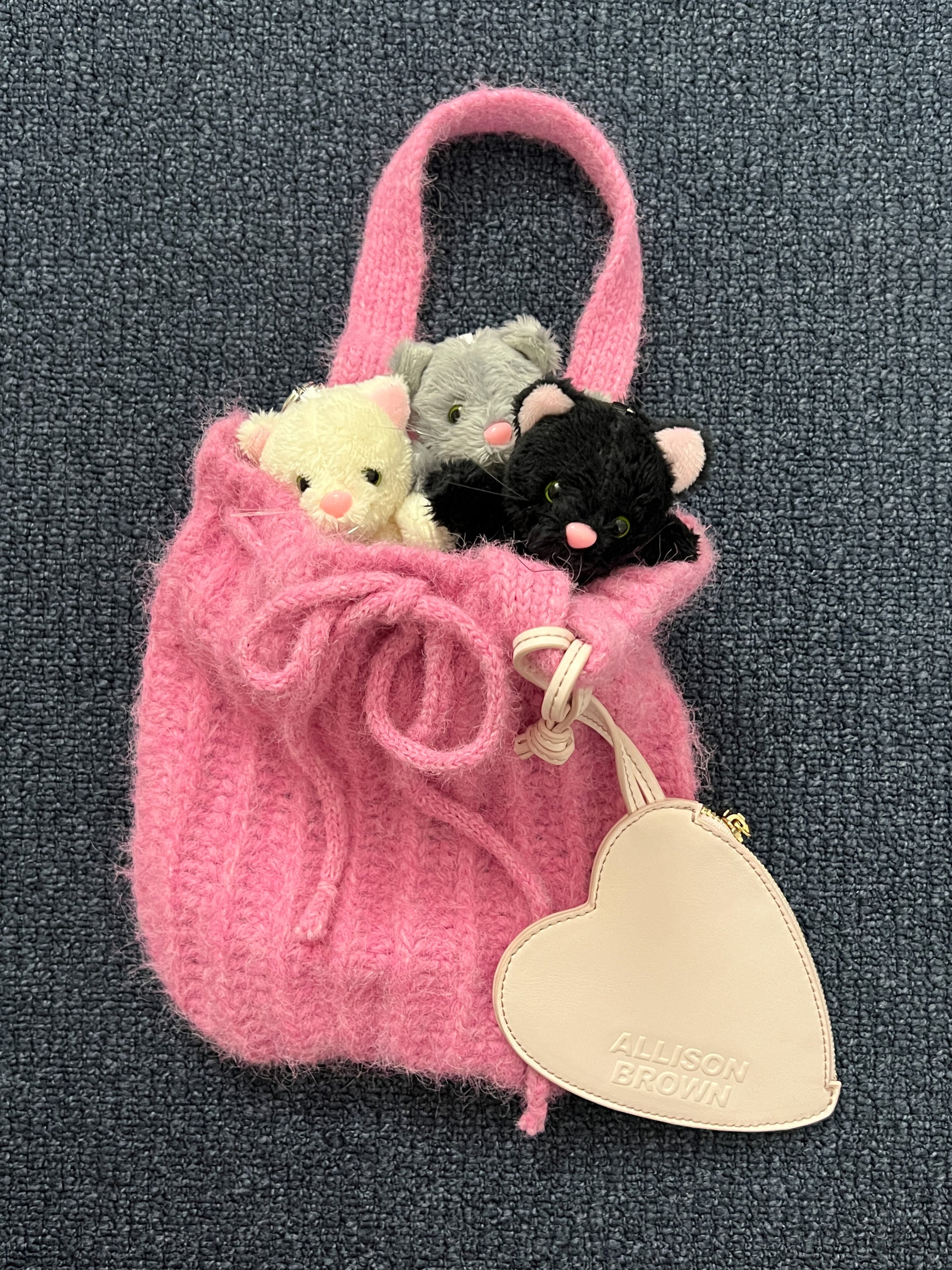 Cutesy Cat Charm – ALLISON BROWN