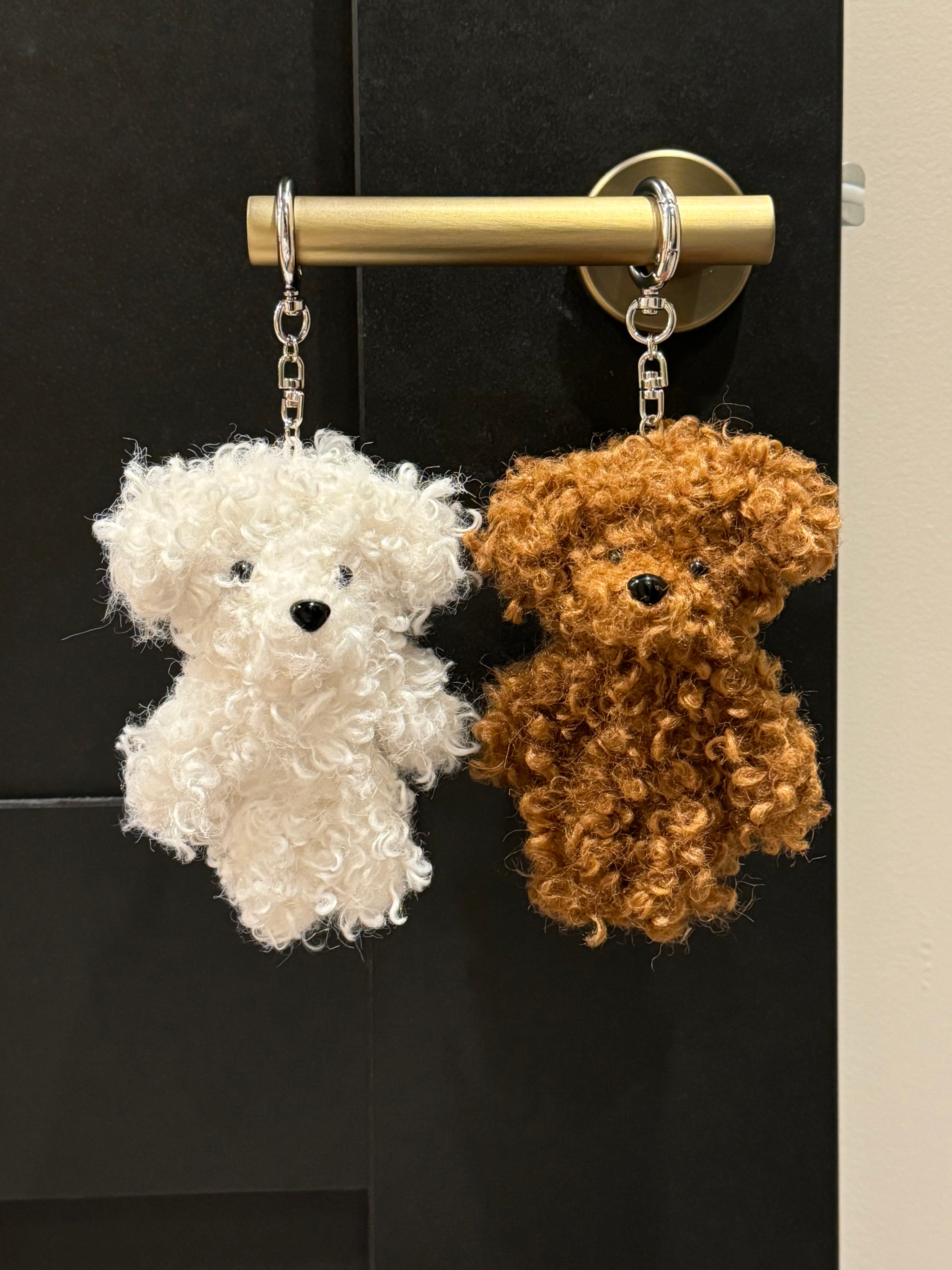 2024最新のスタイル Fluffy Dog Charm – ALLISON BROWN 小物