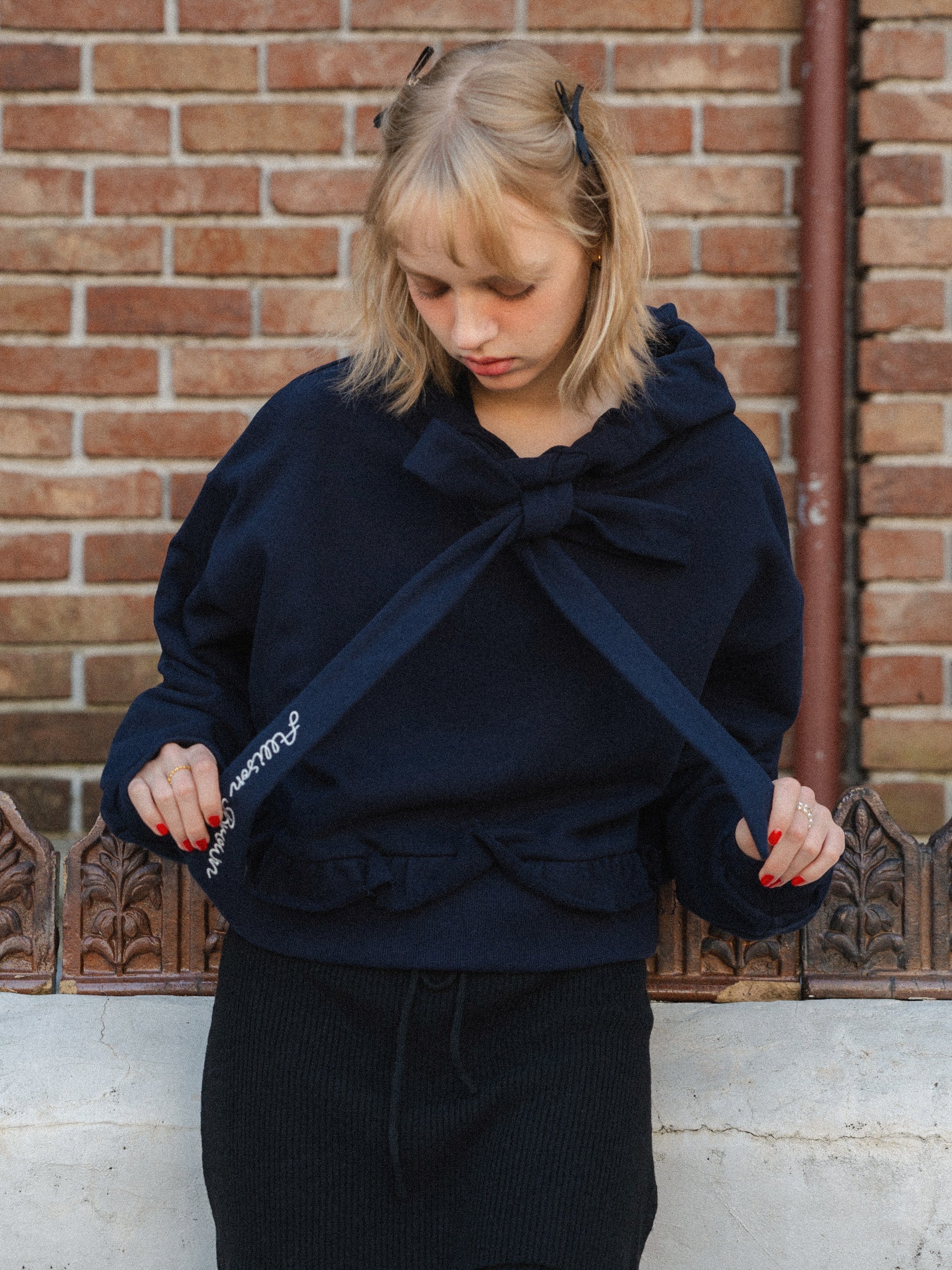Front Ribbon Hoodie – ALLISON BROWN