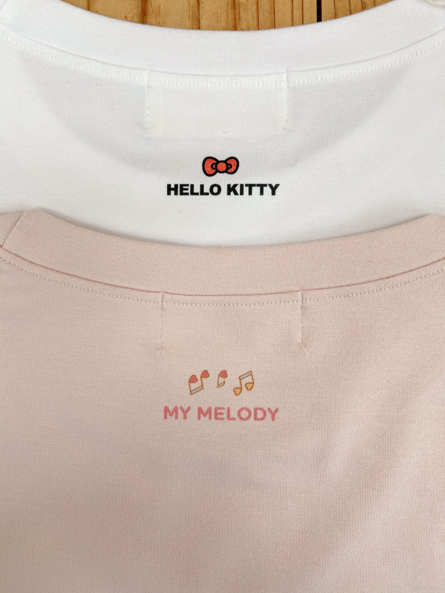 HELLO KITTY × ALLISON BROWN LOGO T-SHIRT