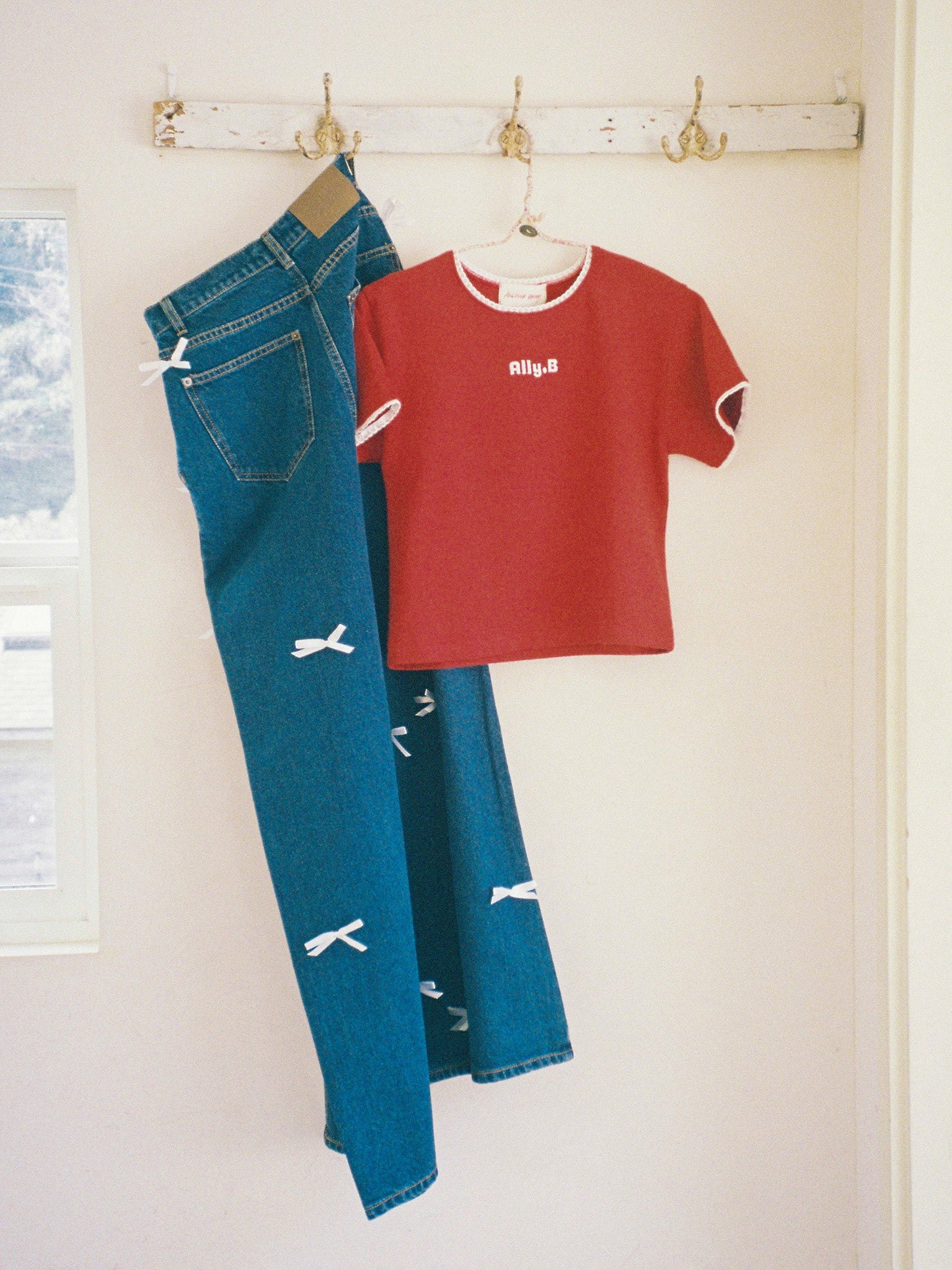 Petit Ribbon Loose Jeans – ALLISON BROWN