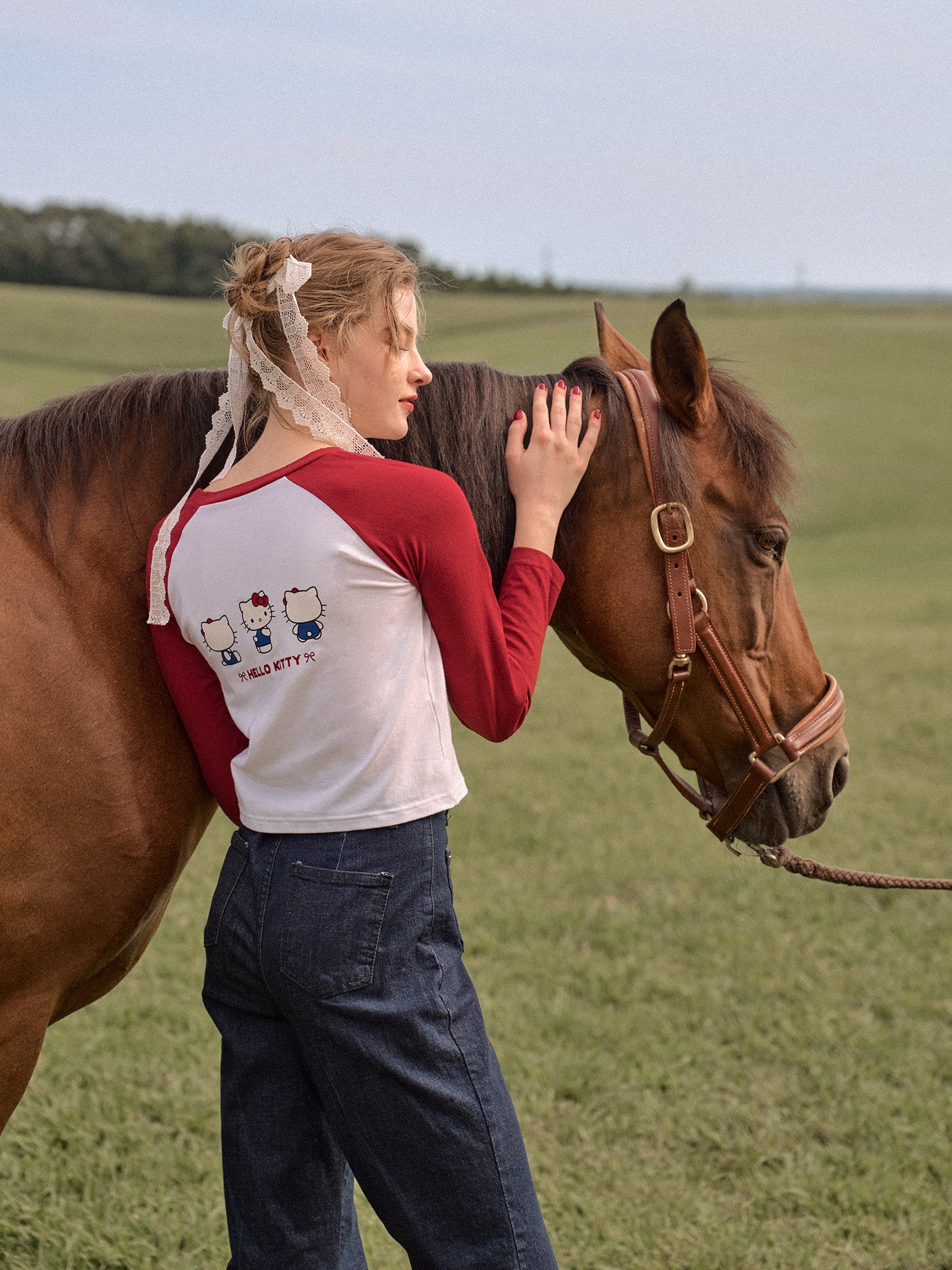HELLO KITTY × ALLISON BROWN Raglan Long Sleeve T-shirt – ALLISON BROWN