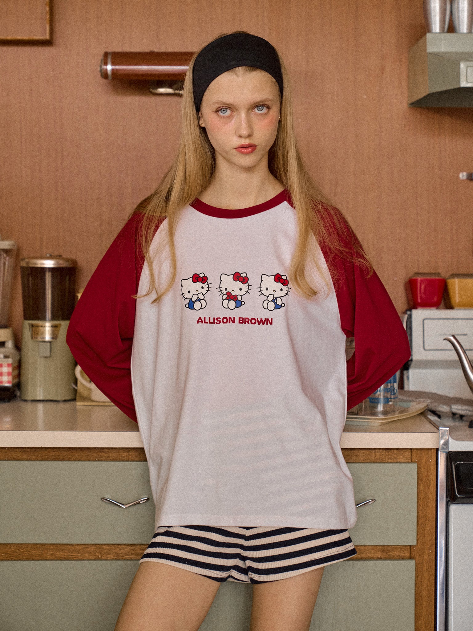 HELLO KITTY × ALLISON BROWN Raglan Long Sleeve T-shirt – ALLISON BROWN