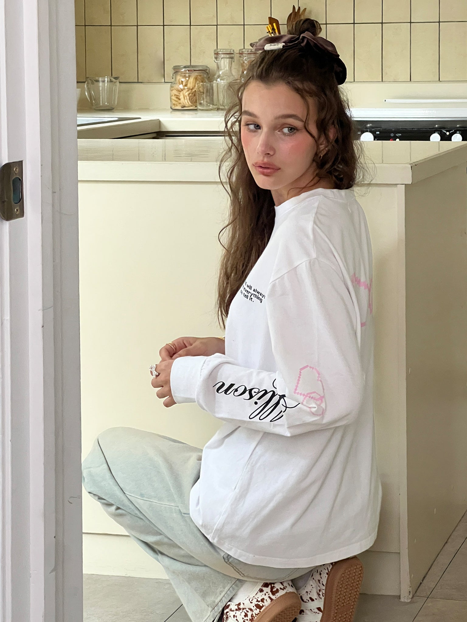 ALLISON BROWN Graphic Long Sleeve T-shirt – ALLISON BROWN