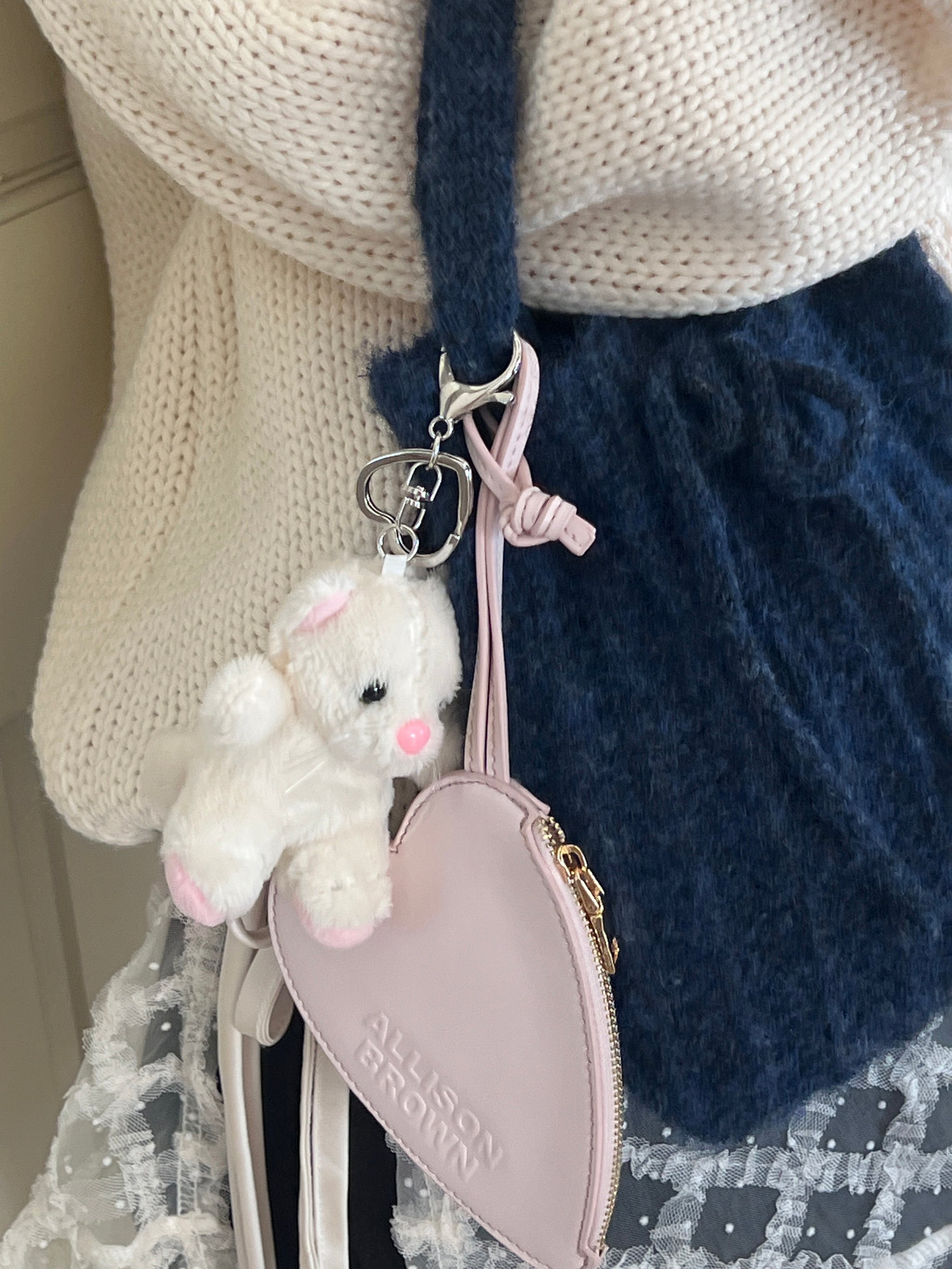 Cutesy Cat Charm – ALLISON BROWN