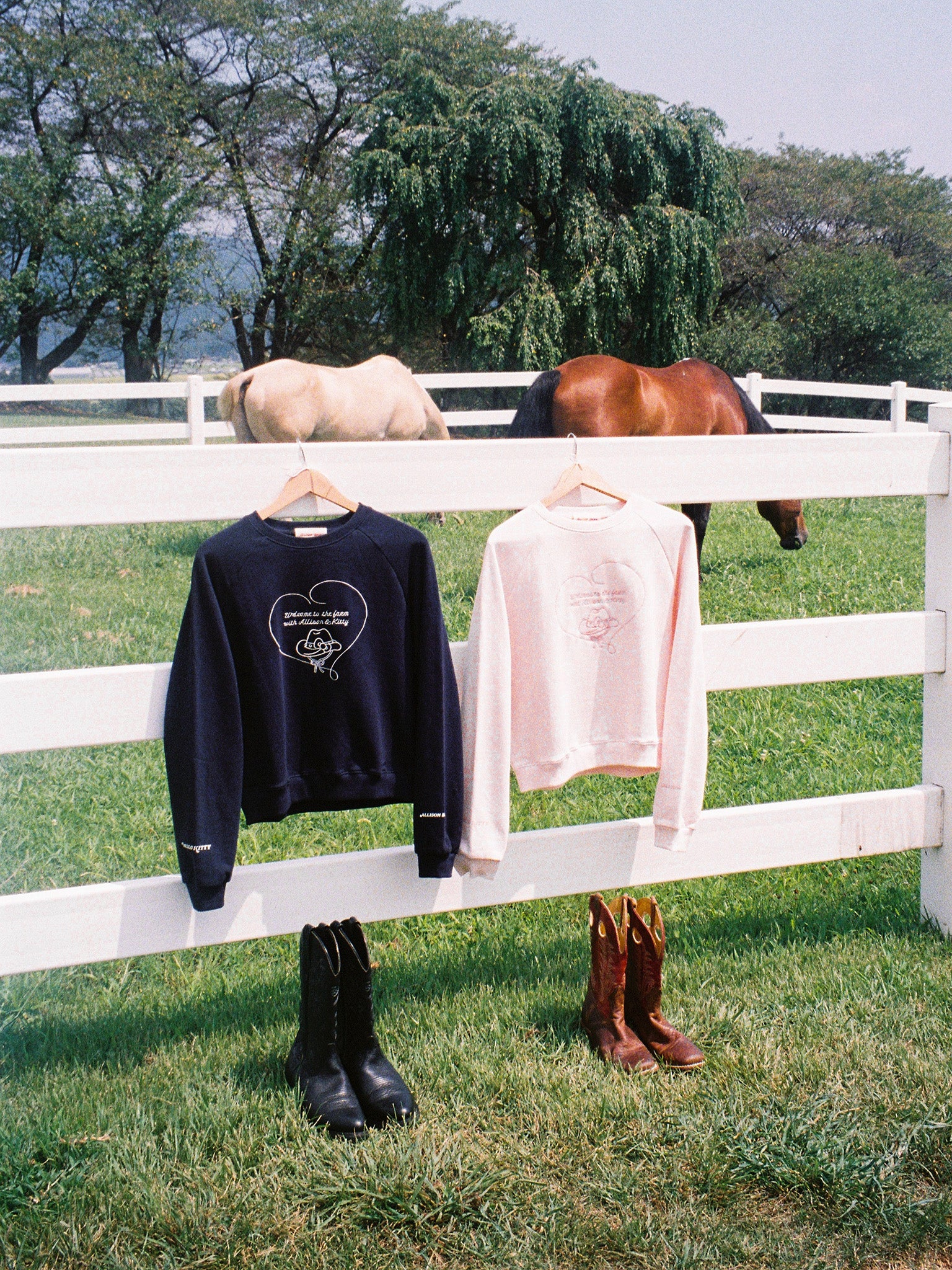 HELLO KITTY × ALLISON BROWN Western Sweatshirt – ALLISON BROWN