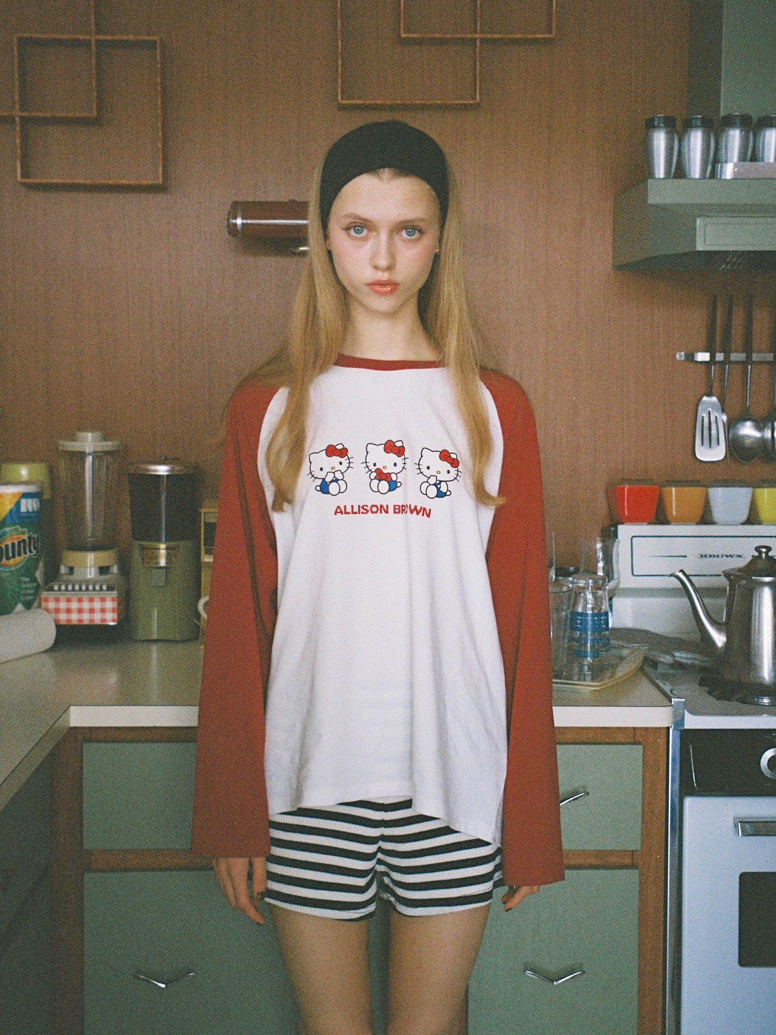HELLO KITTY × ALLISON BROWN Raglan Long Sleeve T-shirt
