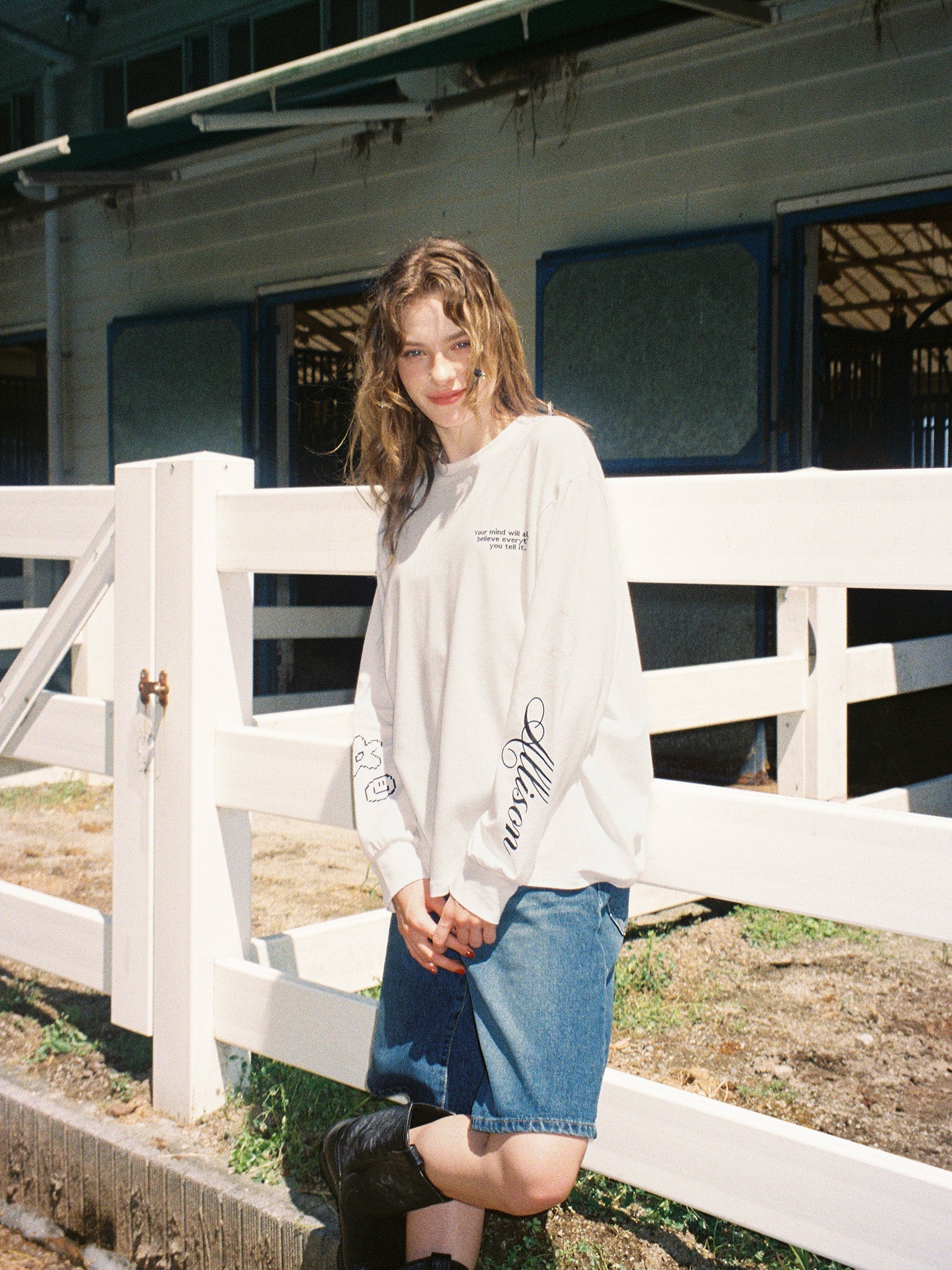 アリソンブラウン　ストライプデザイン長袖トップス ALLISON BROWN Graphic Long Sleeve T-shirt – ALLISON BROWN