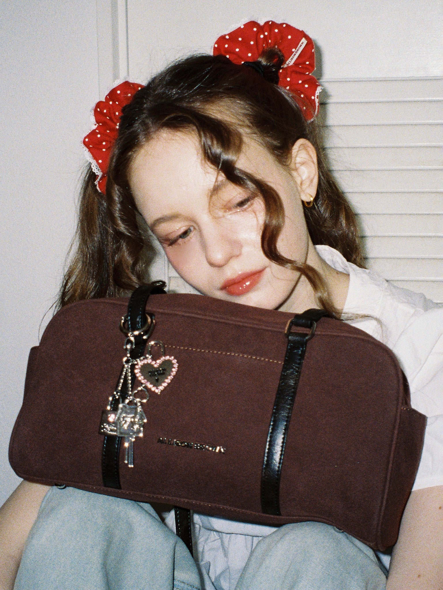 アリソンブラウン　完売品　アンサンブルとシュシュの3点セット　新品同様　赤色 ALLISON BROWN | Online Store – ALLISON BROWN
